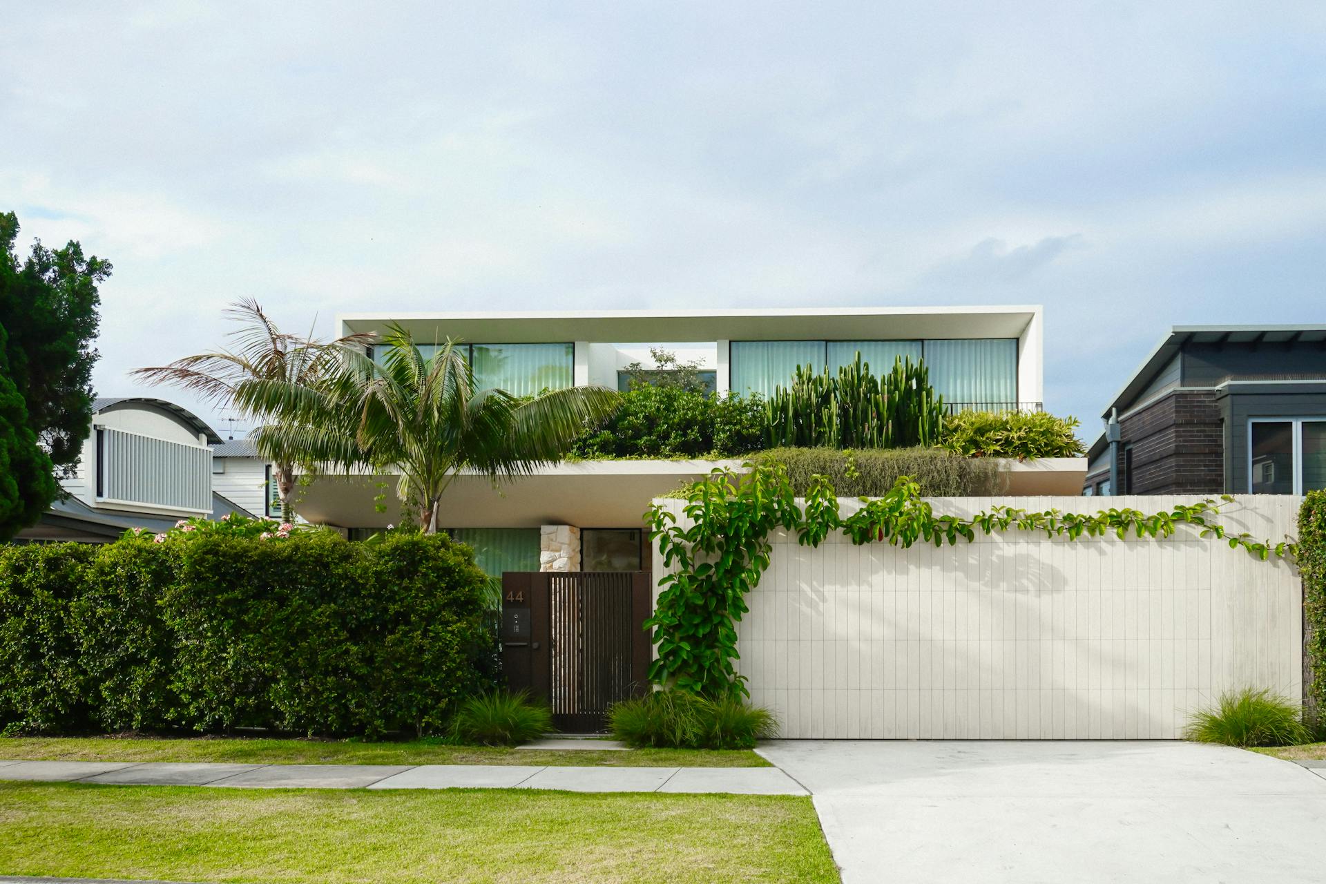 luxury-villa-security-solutions-2